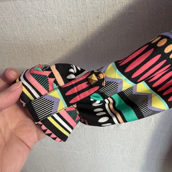 Live 4 Truth Size XL Colorful Lightweight Top NWT Abstract Extra Button - Picture 4 of 14